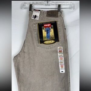 Wrangler  VTG 97601VR Men's Relaxed Authentic Fit Jeans - STONE Size 36x30 W/TAG